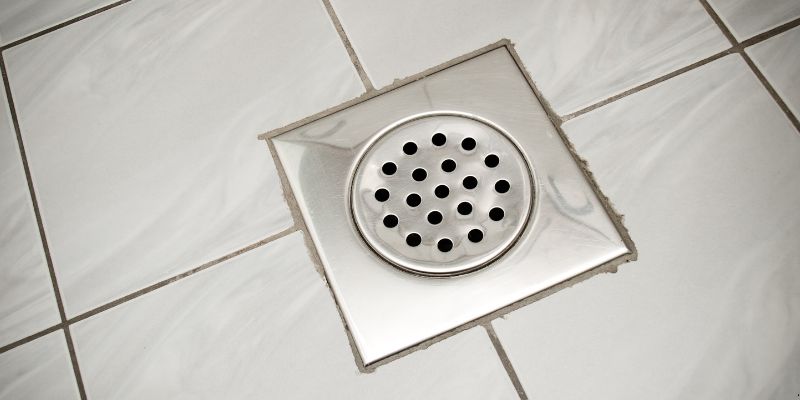 O Que é Bom para Desentupir Ralo de Banheiro em Curitiba: 5 Métodos Práticos